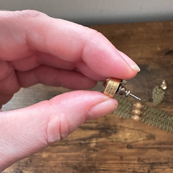 Gorgeous chain link gold jewel bracelet and earrings set - Picture 9 of 14